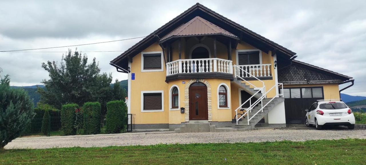 Apartman Majetic Otočac Eksteriør billede