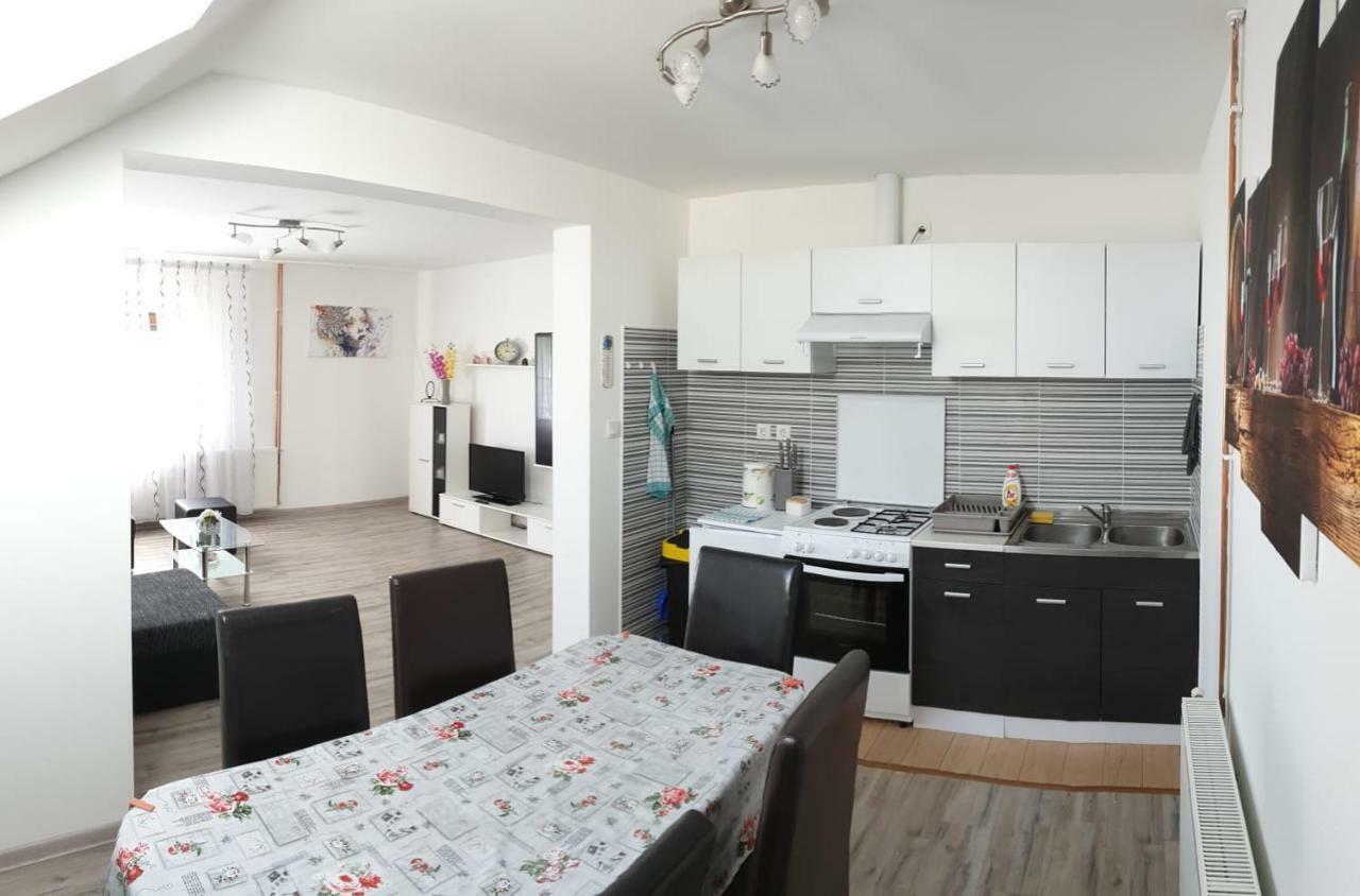 Apartman Majetic Otočac Eksteriør billede
