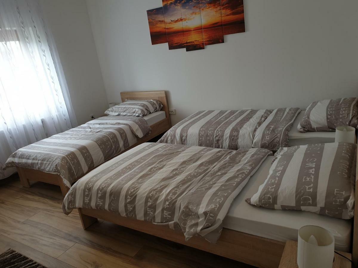 Apartman Majetic Otočac Eksteriør billede